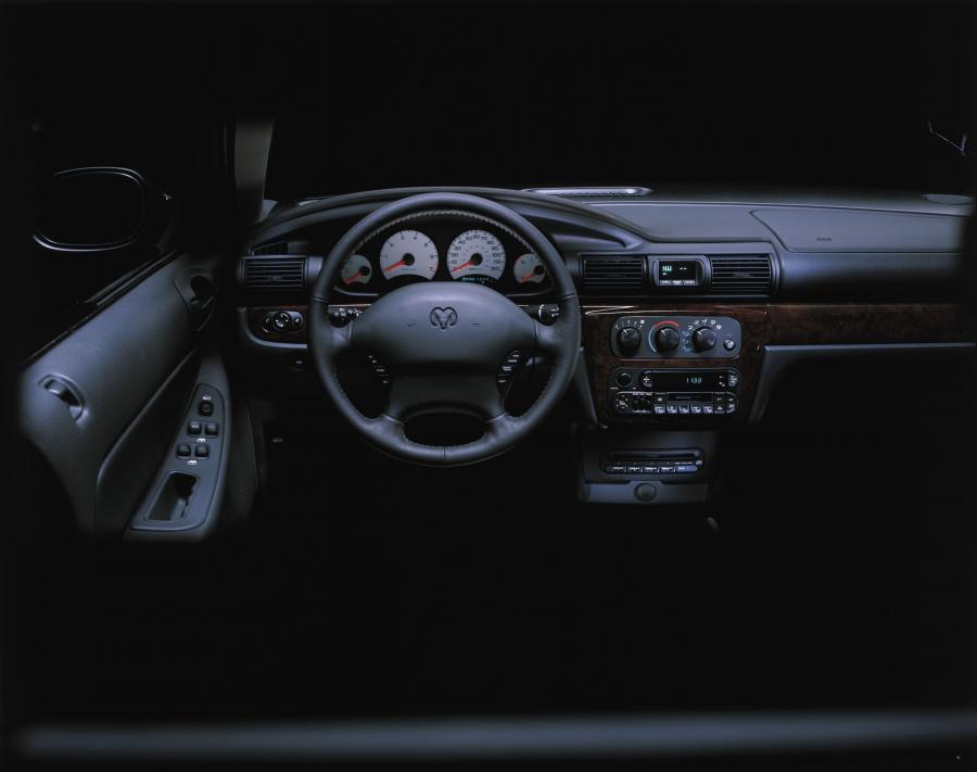  Dodge Stratus 2001 года  (фото 8 из 17)